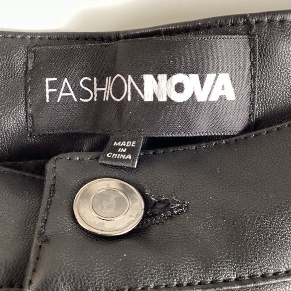 FashionNova City Is Mine Faux Leather Cargo Pant - Black XL - Picture 5 of 8